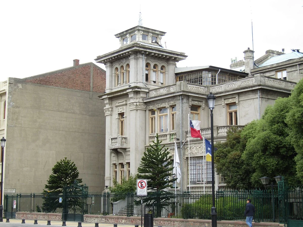 Palacio Montes Pello