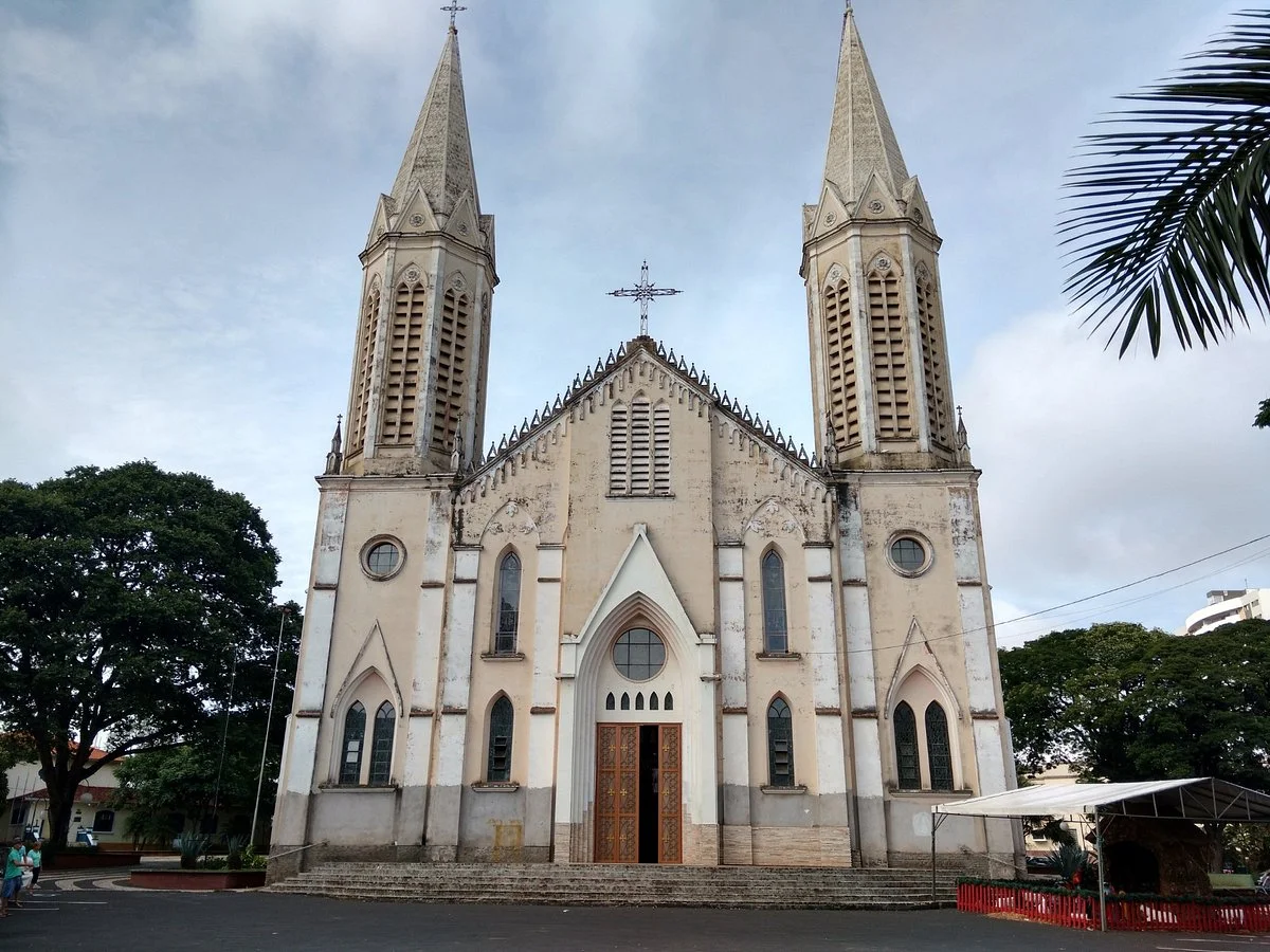 Igreja Sao Pedro Apostolo De Tupa