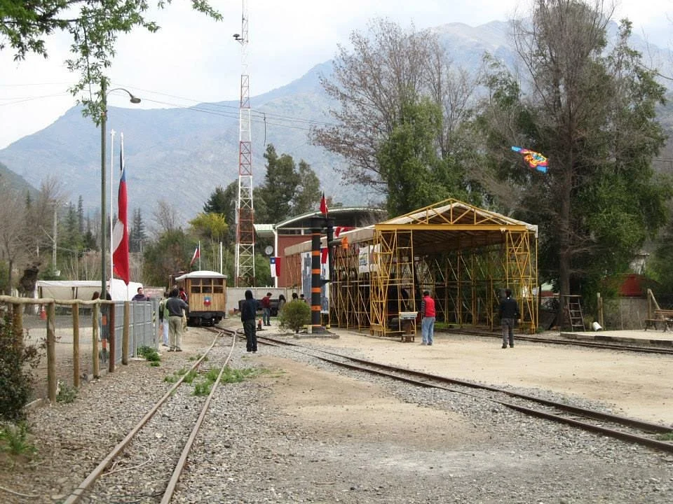Ex-Tren Militar del Cajon de Maipo
