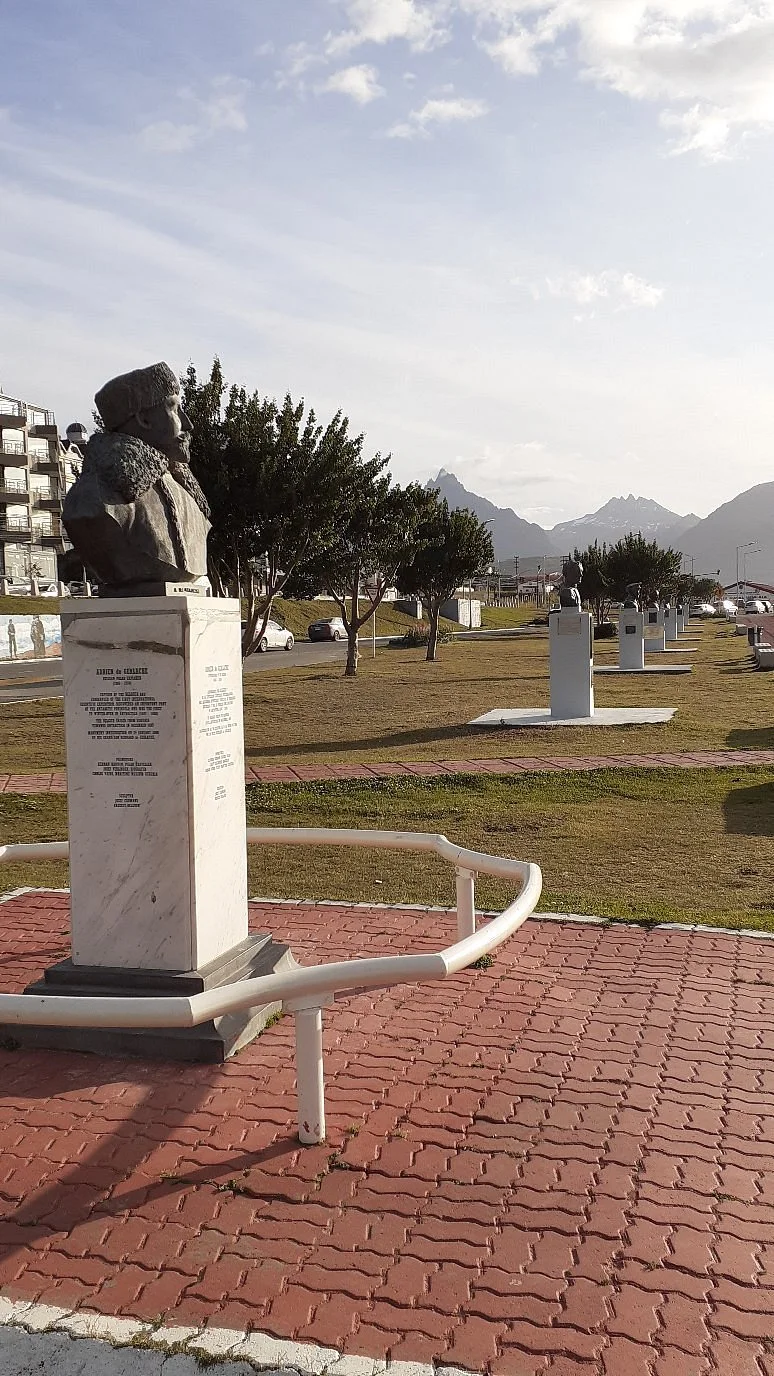 Paseo De Los Pioneros Antárticos