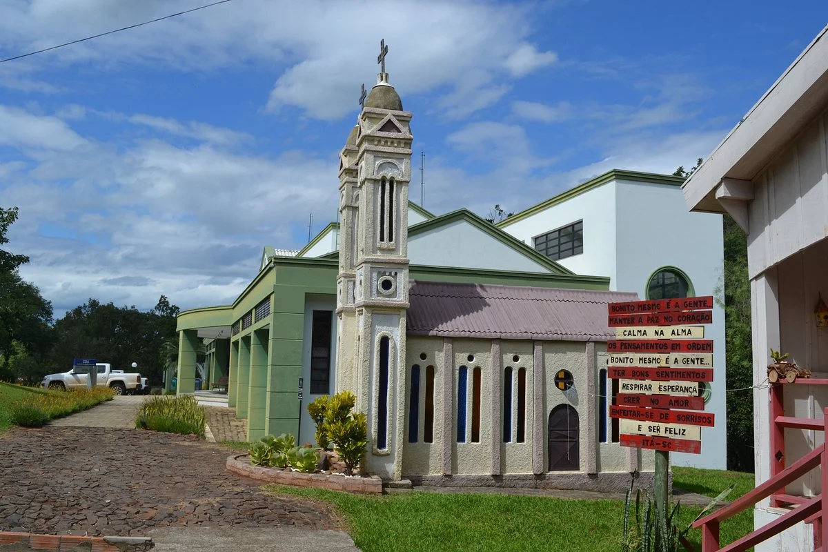 House Memorial Camarolli