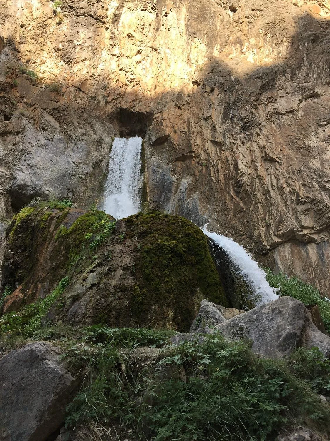 Abshir Ata Falls