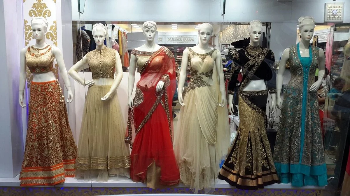 Lokhandwala Complex Market