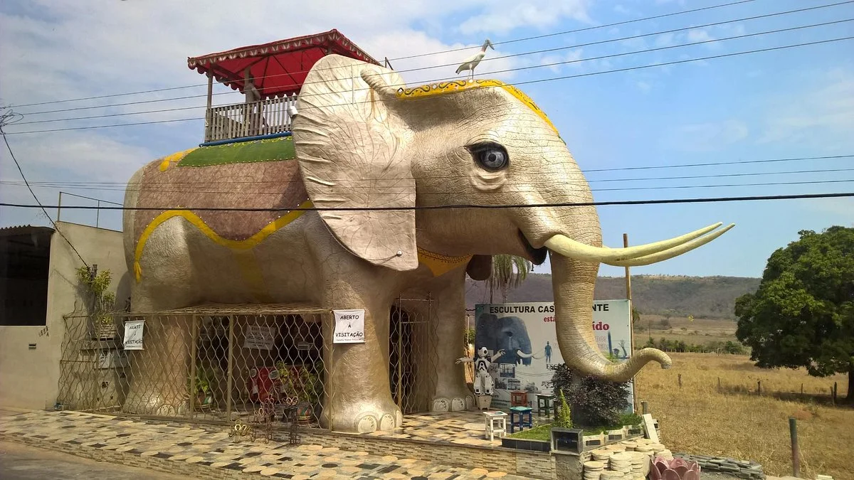 Escultura Casa Elefante