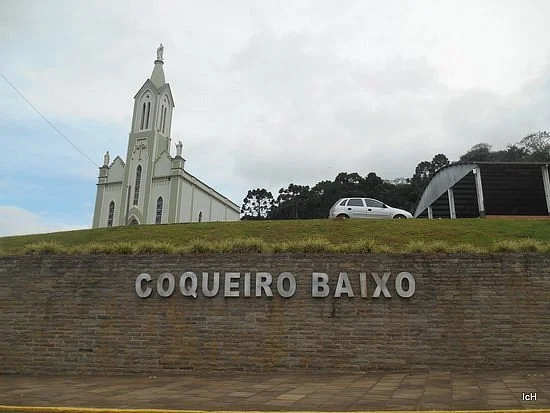 Igreja Matriz de Coqueiro Baixo