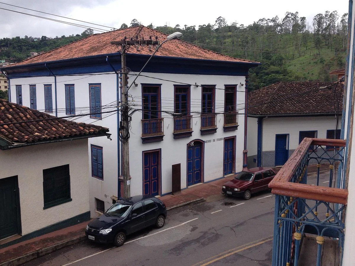 Itabira e Arquivo Publico Museum