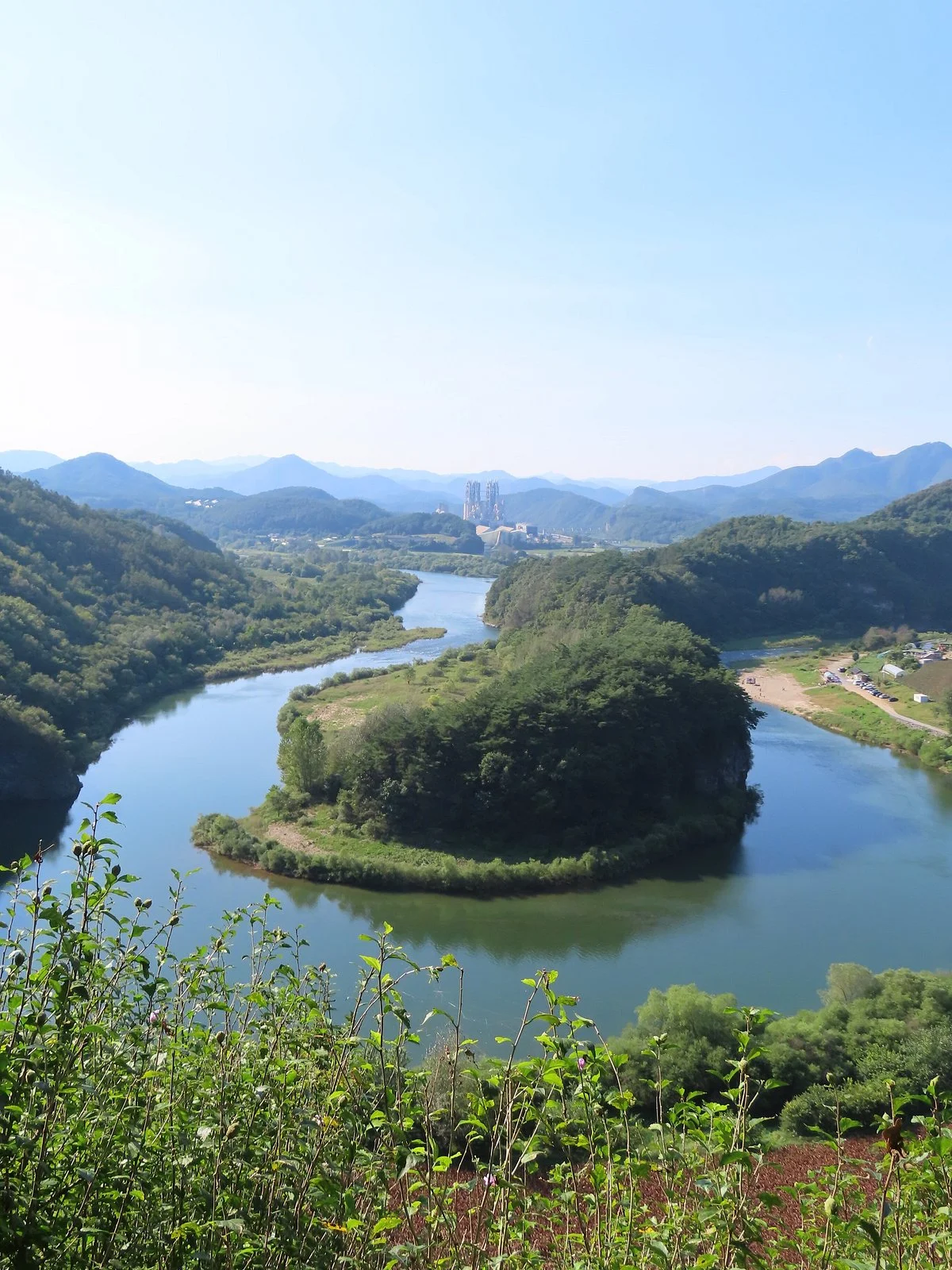 Korean Peninsula-shaped Cliffs (Seonam Village)