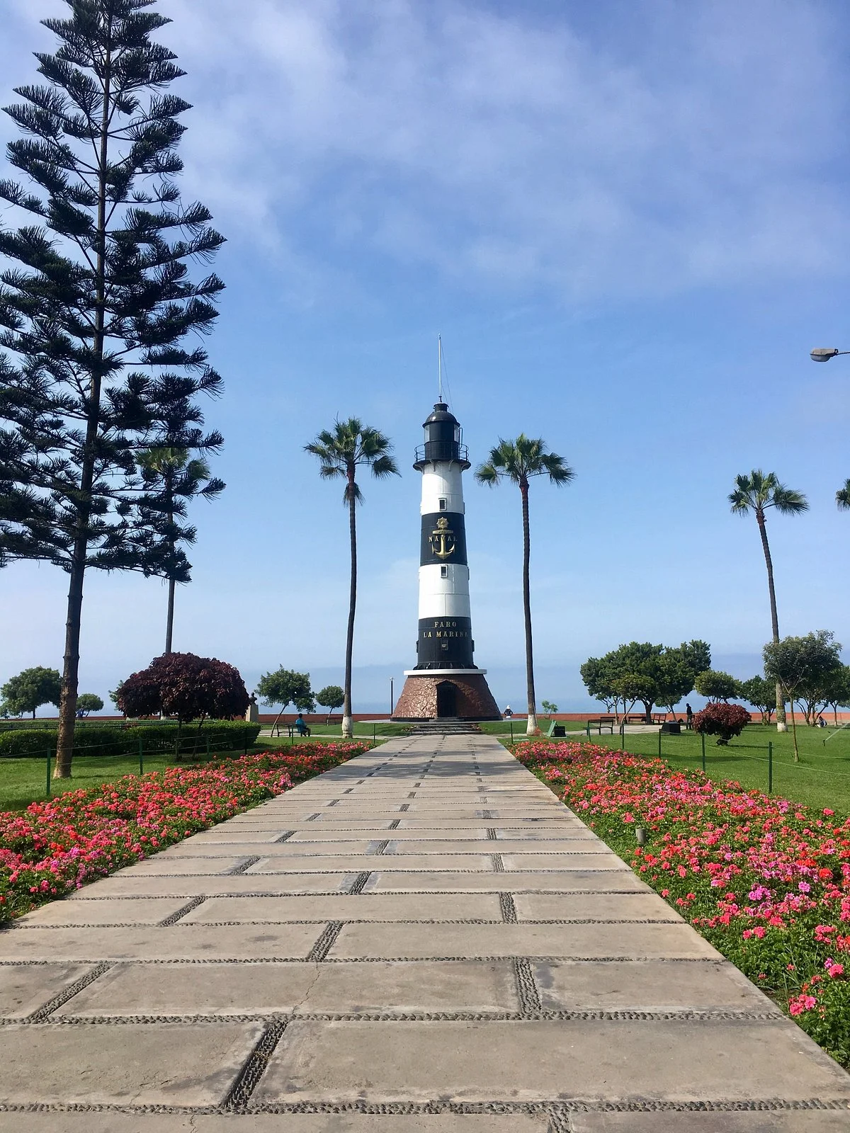 Faro La Marina