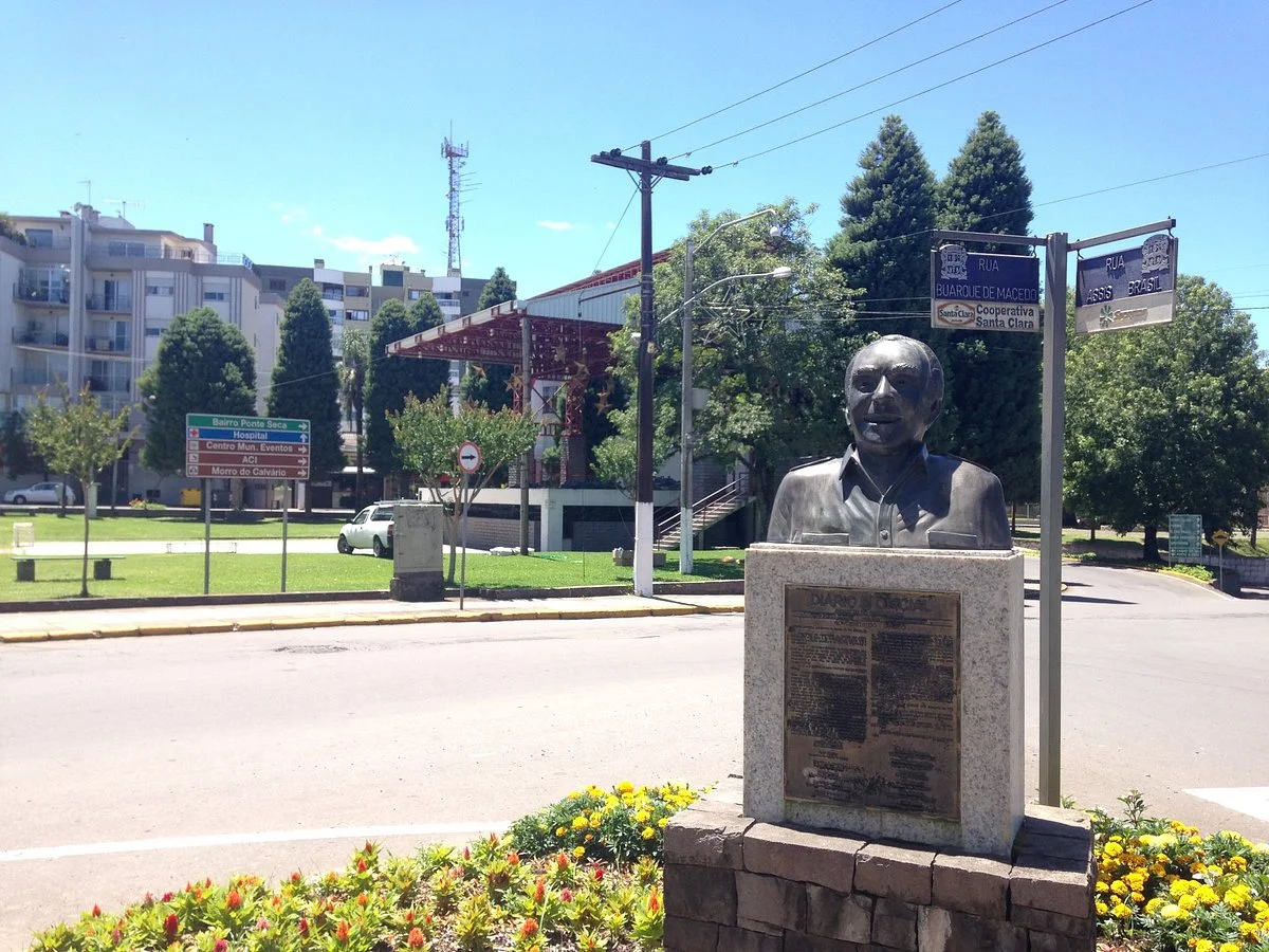 Estátua de Leonel Brizola