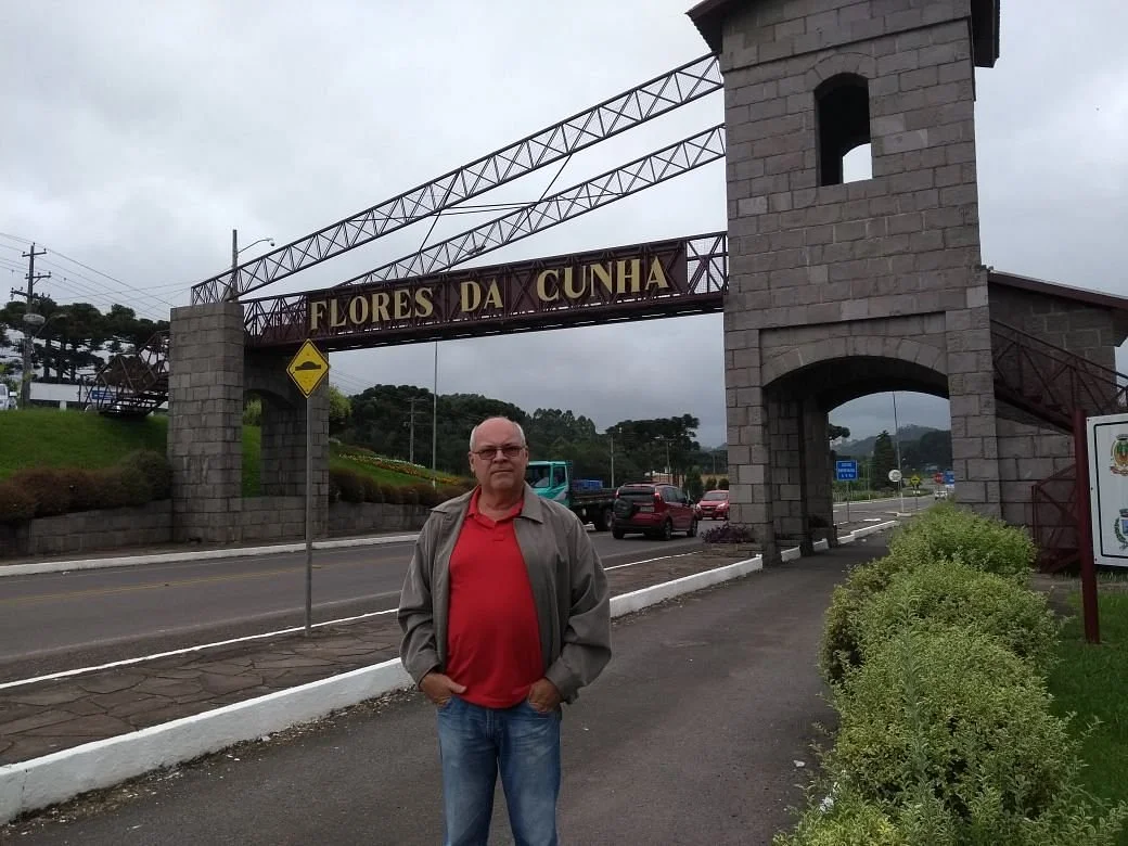 Pórtico de Flores da Cunha