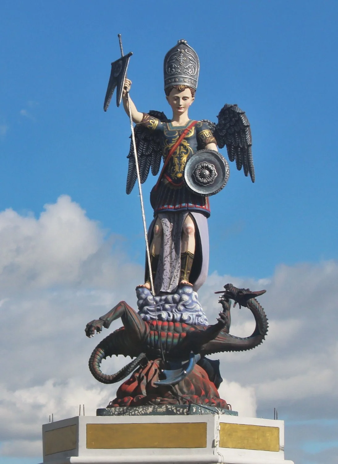 Estatua de San Miguel