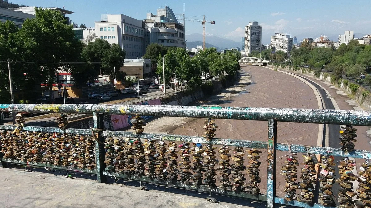 Puente Peatonal Condell