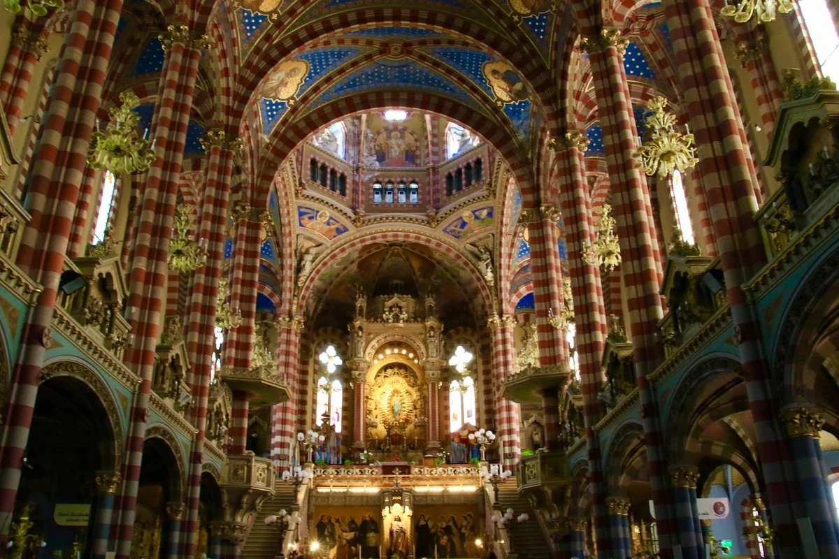 Basilica Maria Auxiliadora y San Carlos