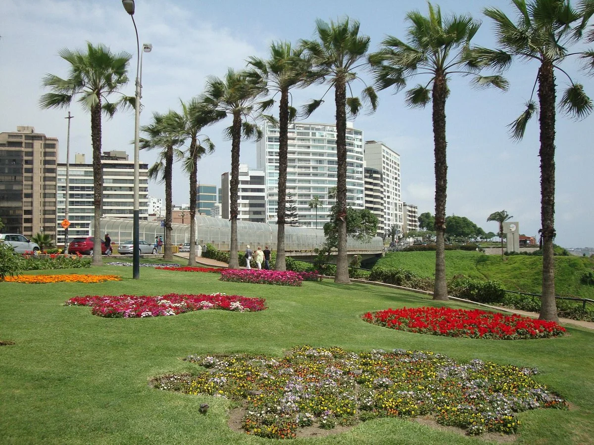 Avenida La Mar