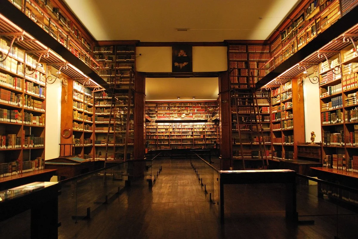 Biblioteca Patrimonial Recoleta Dominica