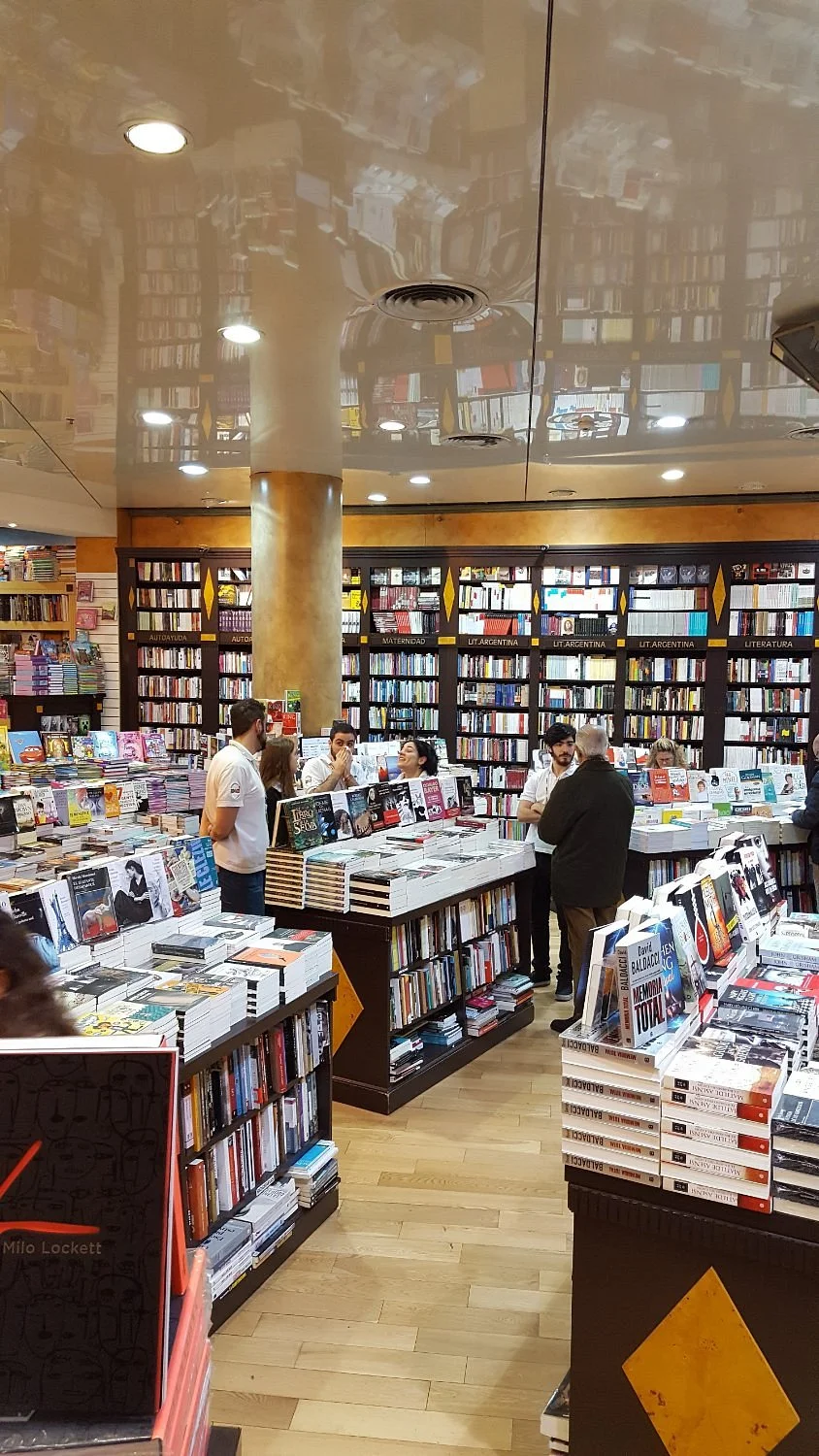 Cúspide Libros