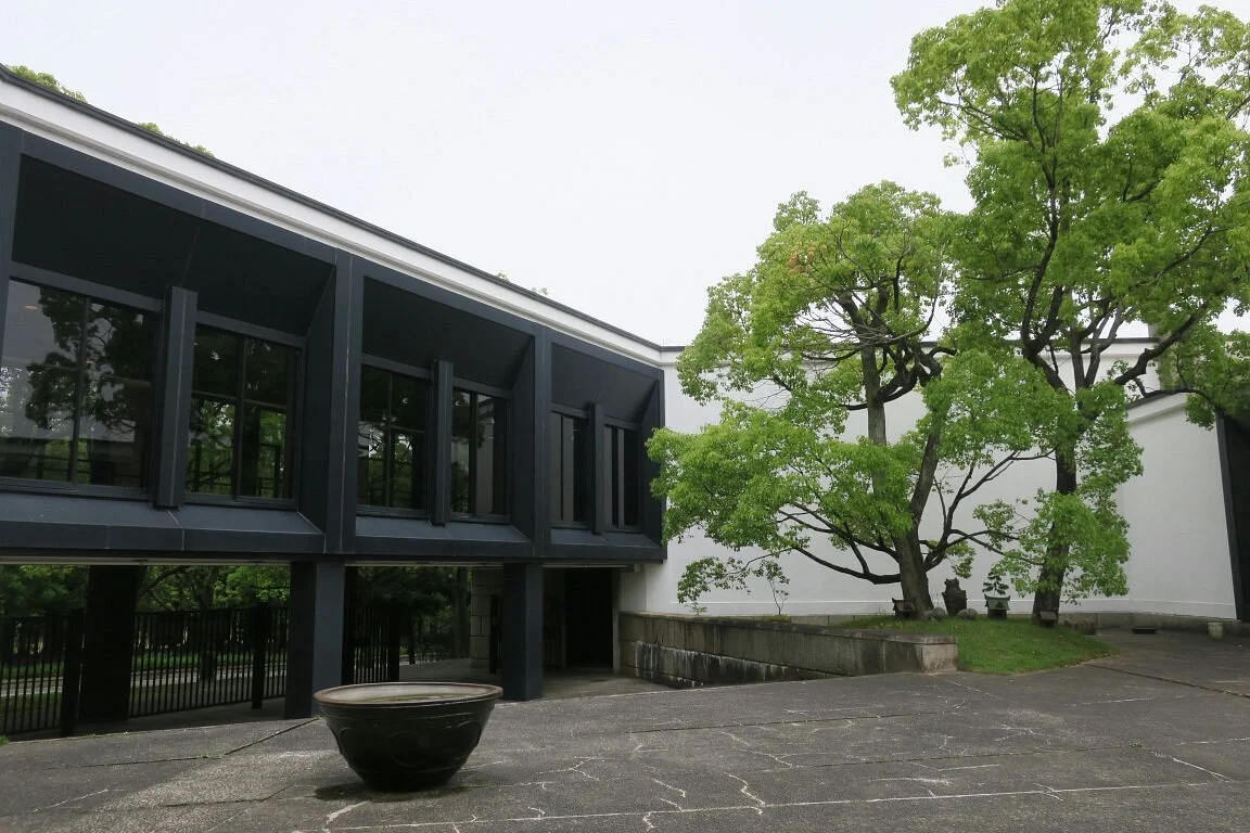 Japan Folk Crafts Museum (Nihon Mingei-kan)
