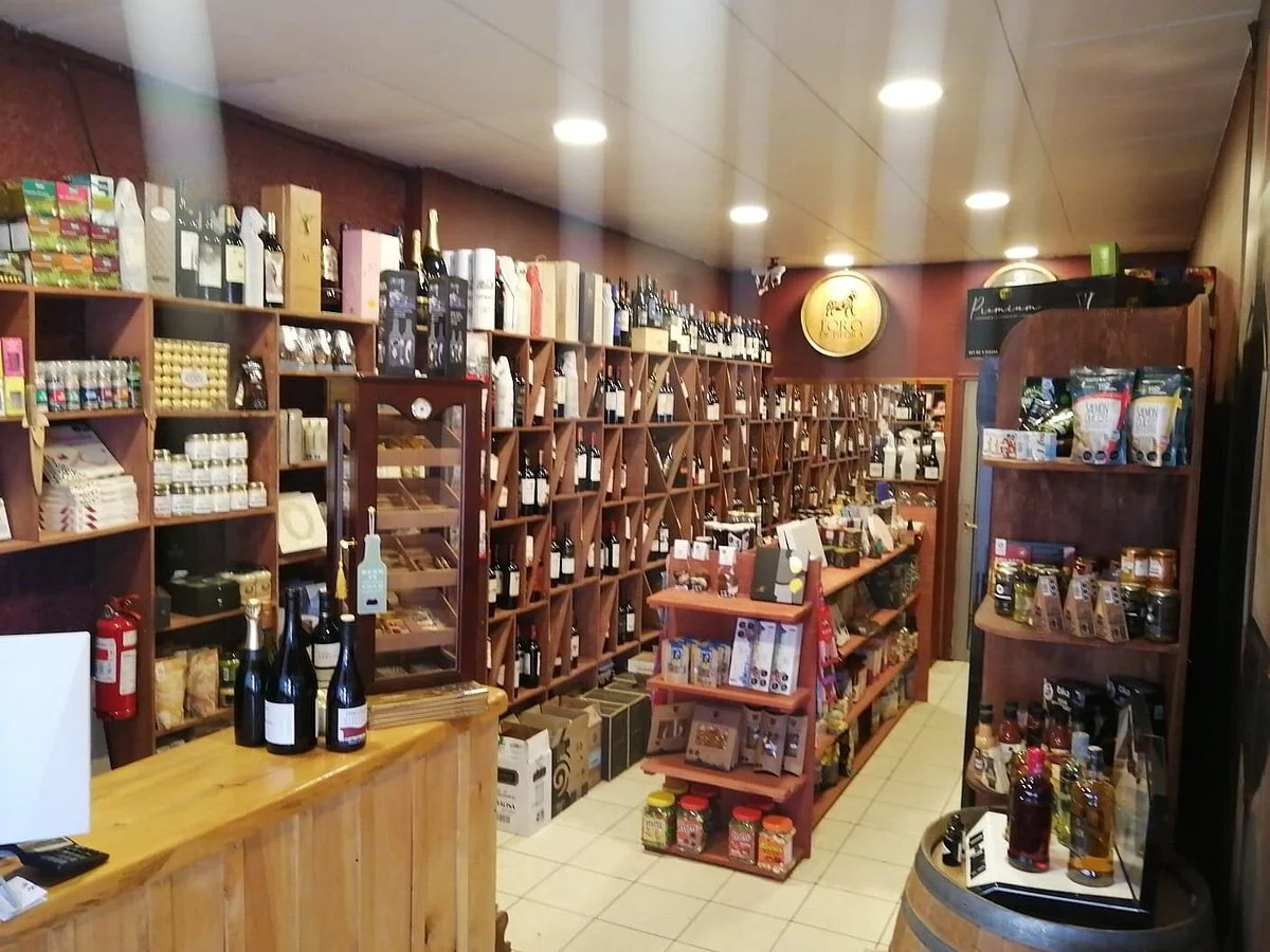 Cava Austral Drinks & Wine