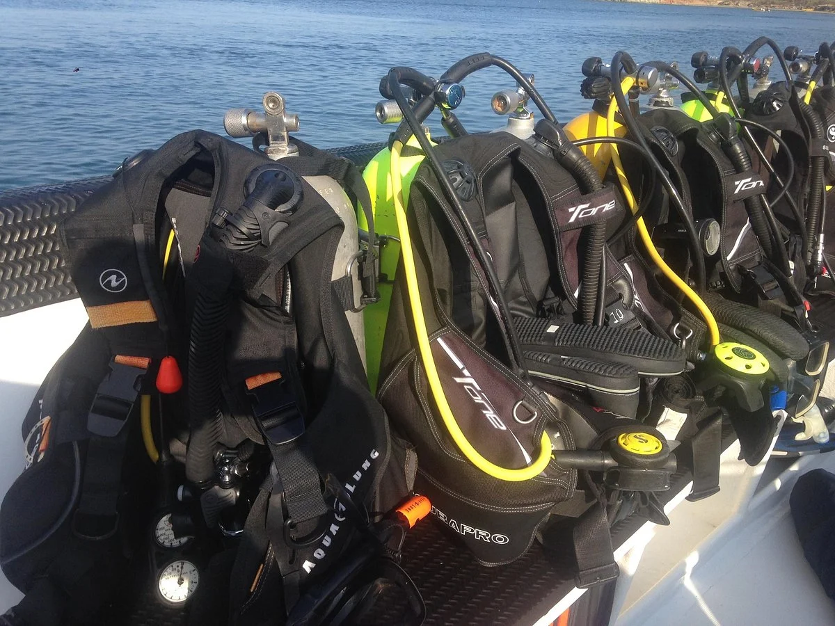 " La Mer " Diving School
