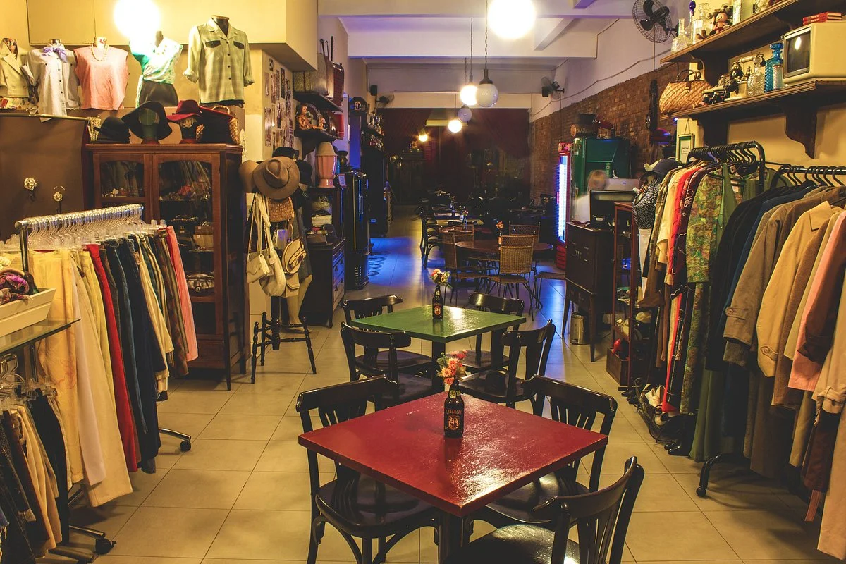 Boutique Vintage Brecho e Bar