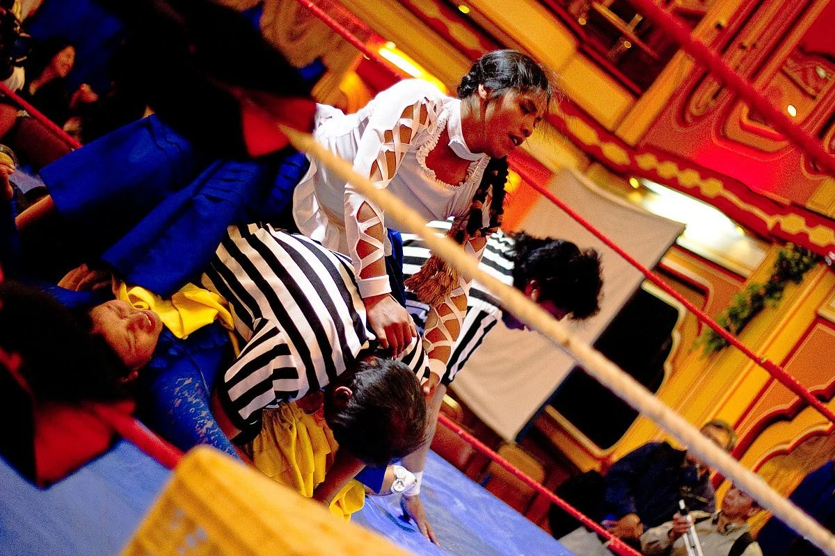 Cholitas Wrestling