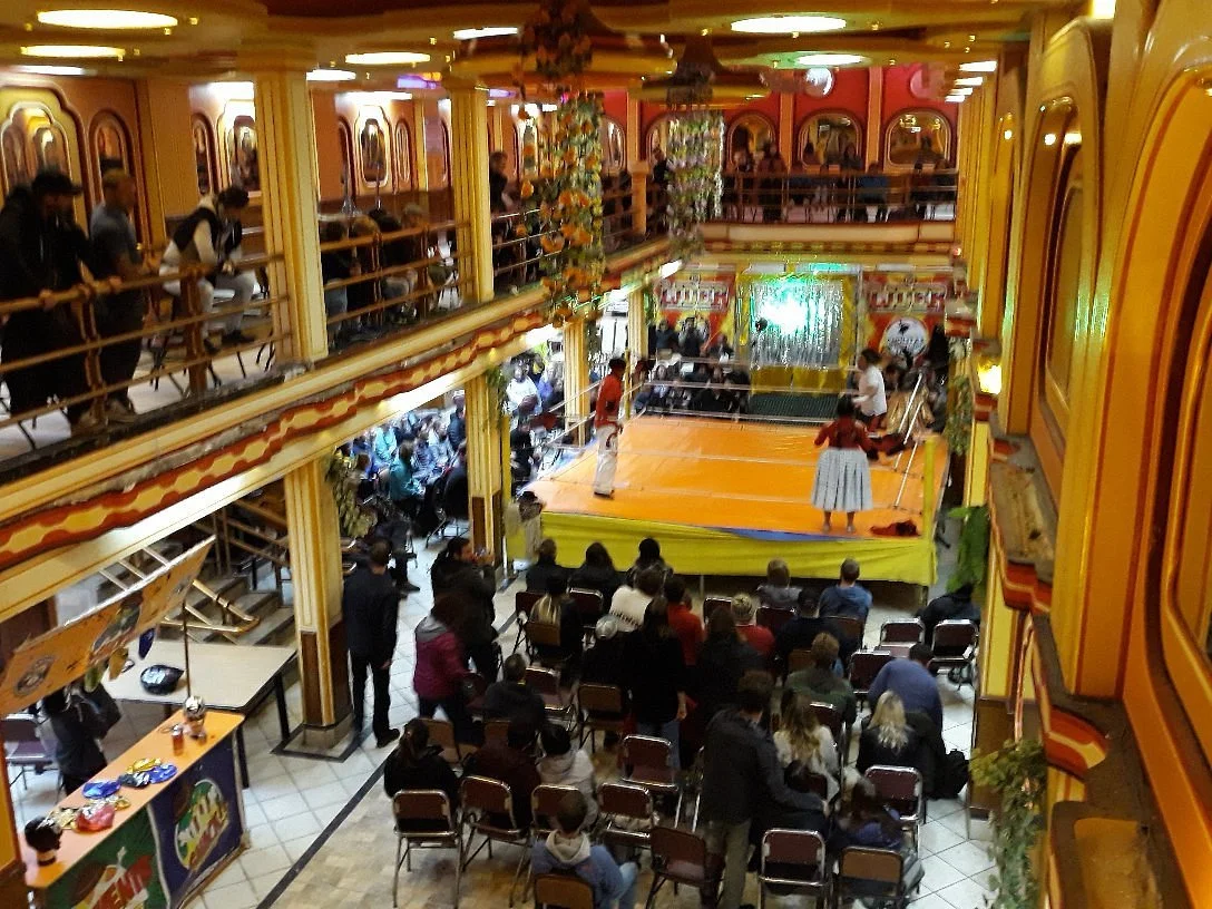Cholitas Wrestling