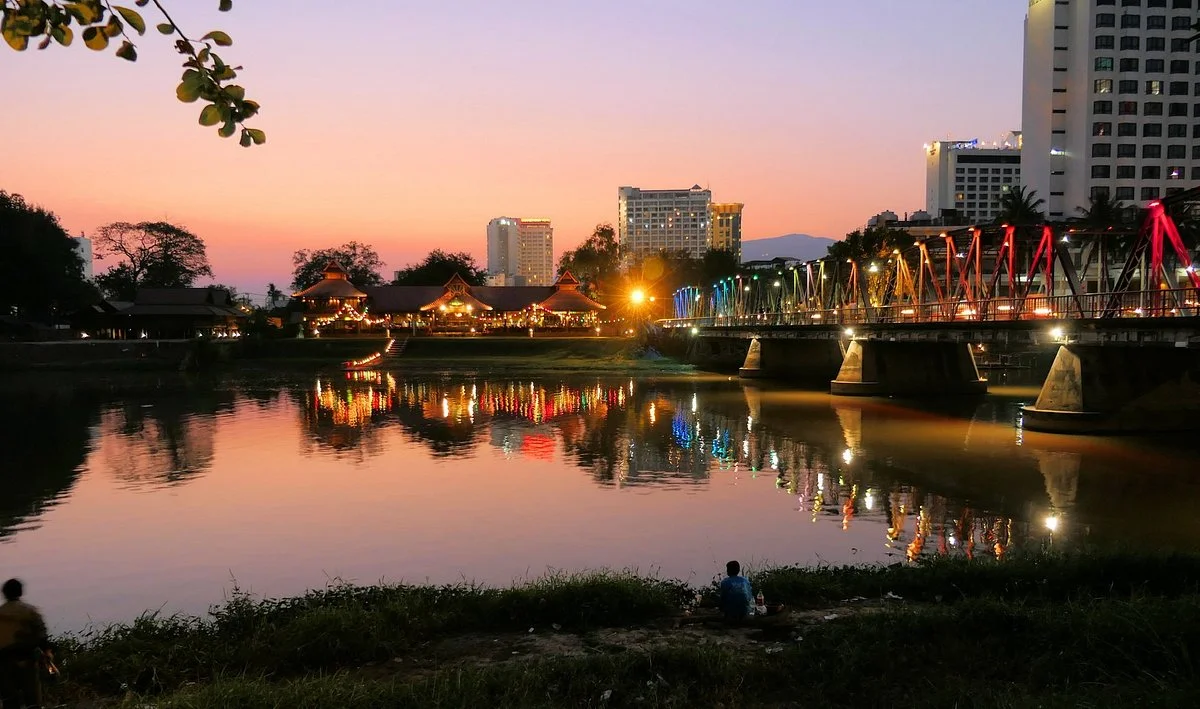 Iron Bridge (Sapaan Lek)