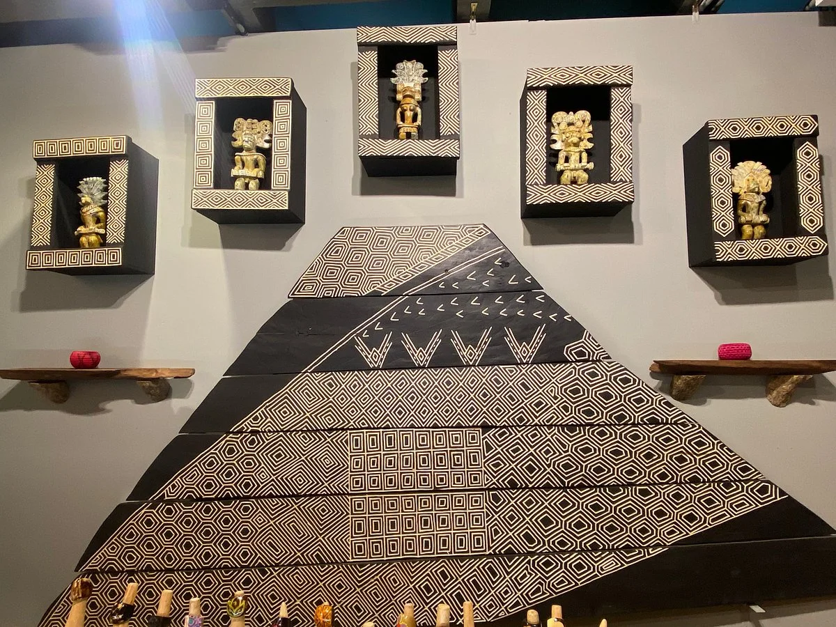 Quechua Indigenous Gallery Market
