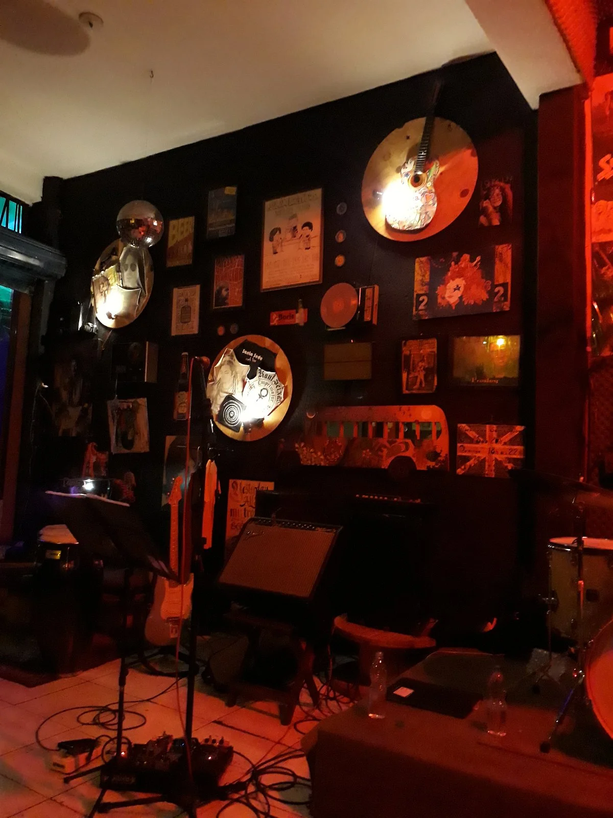 Santa Sede Rock Bar