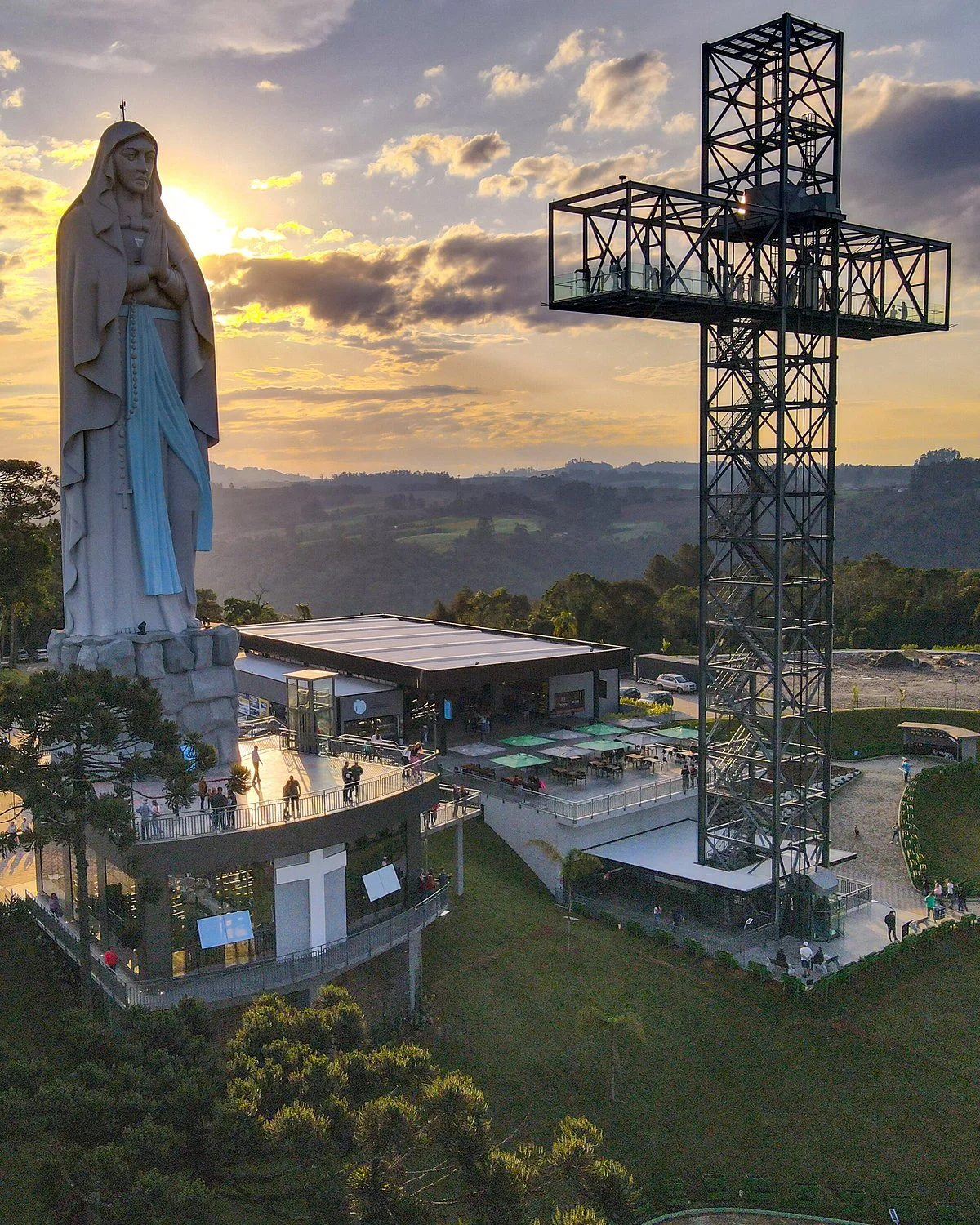 Santuário Nossa Senhora de Lourdes e do Louvor