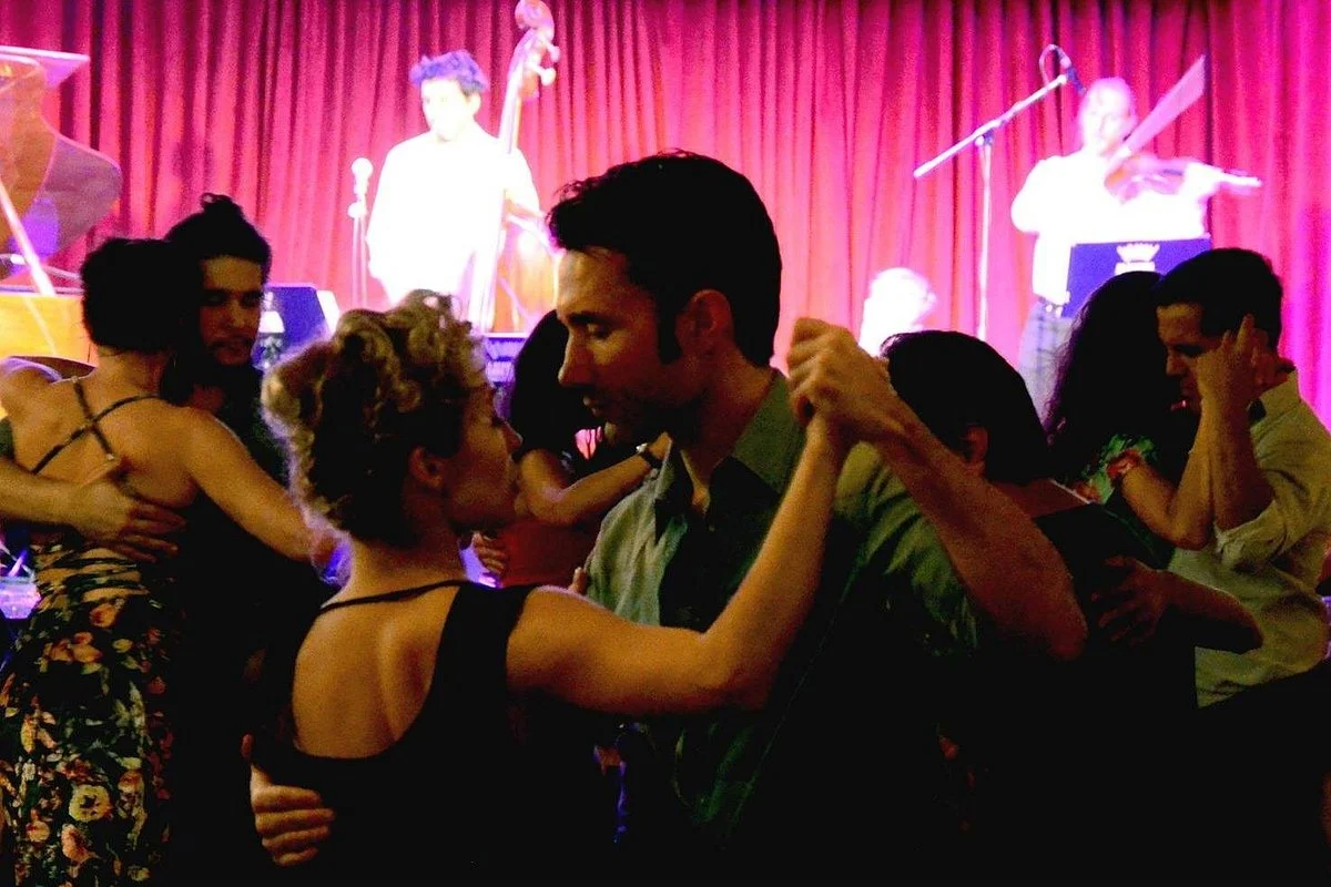 Tango Immersion: Class, milonga and tour