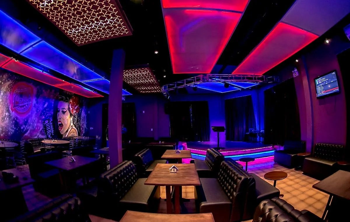 Lolla Karaoke Bar