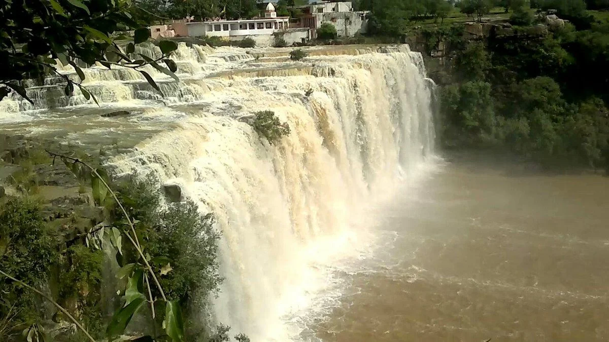 Pawa Waterfalls