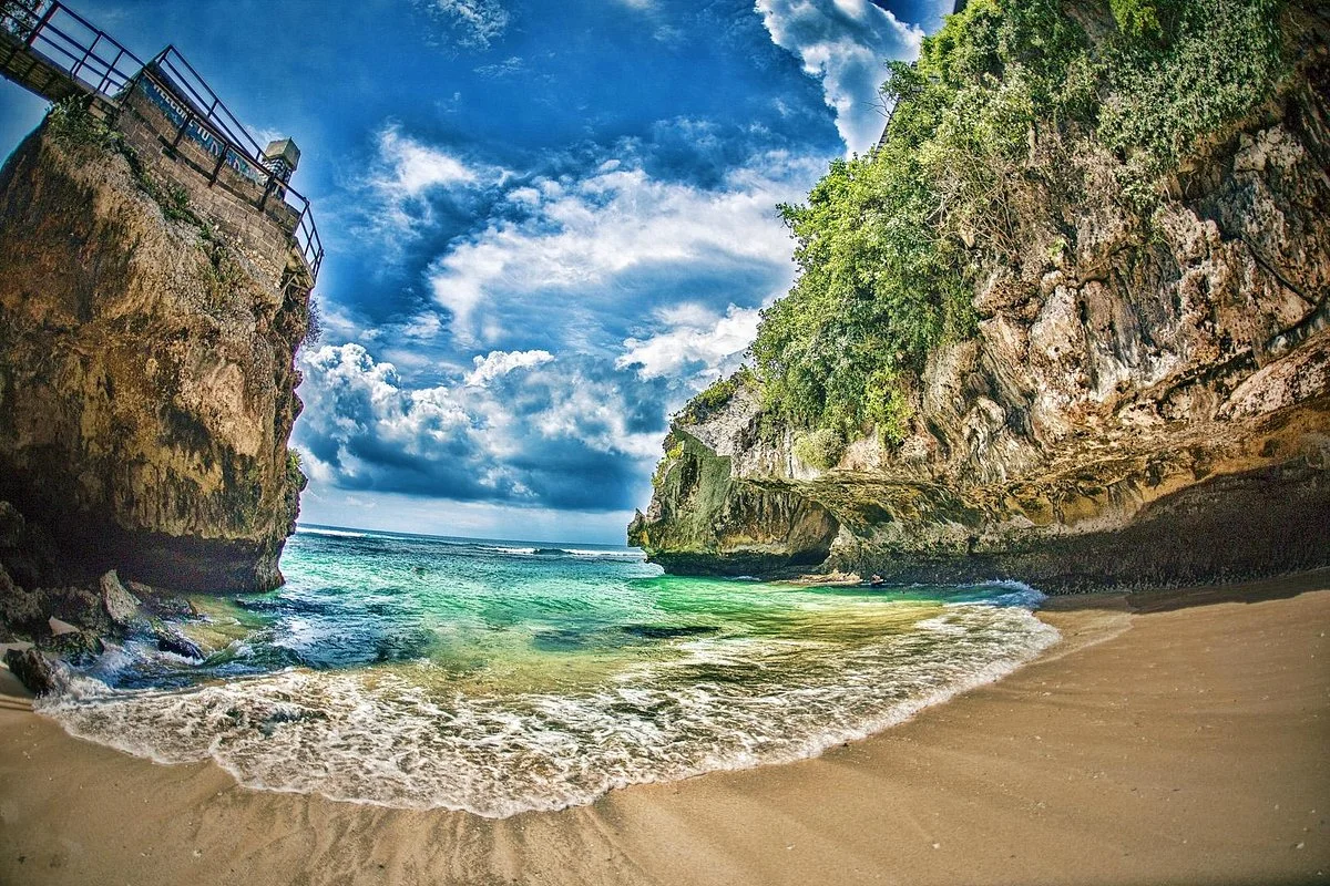 Suluban Beach