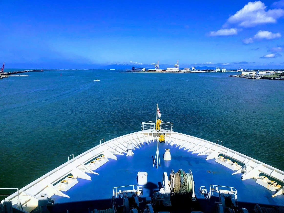 Shin Nihonkai Ferry from/to Komakomai Port