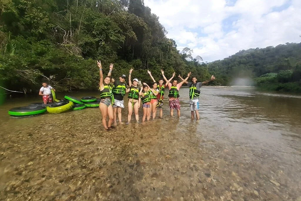 tubing por el rio palomino