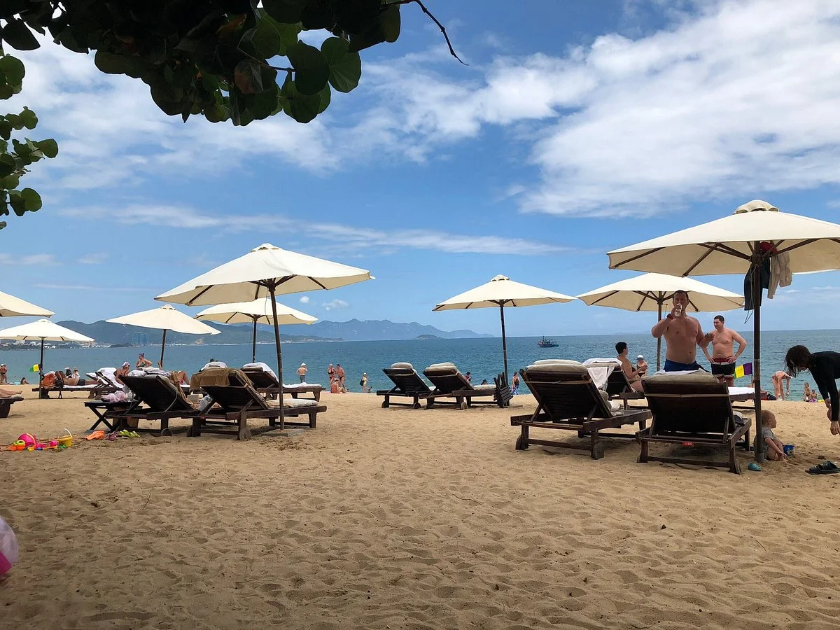 Story Beach & Pool