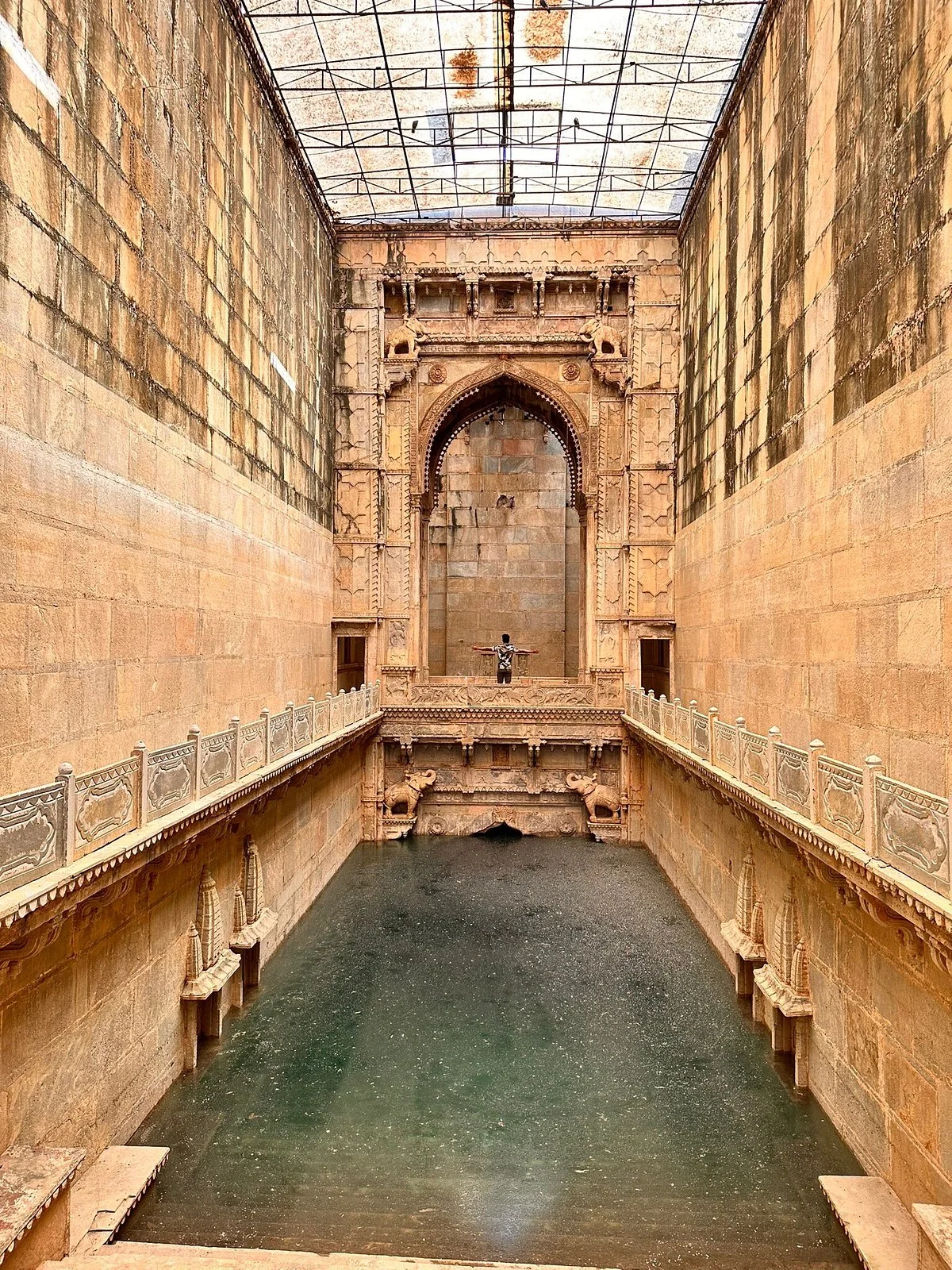 Raniji-ki-Baori