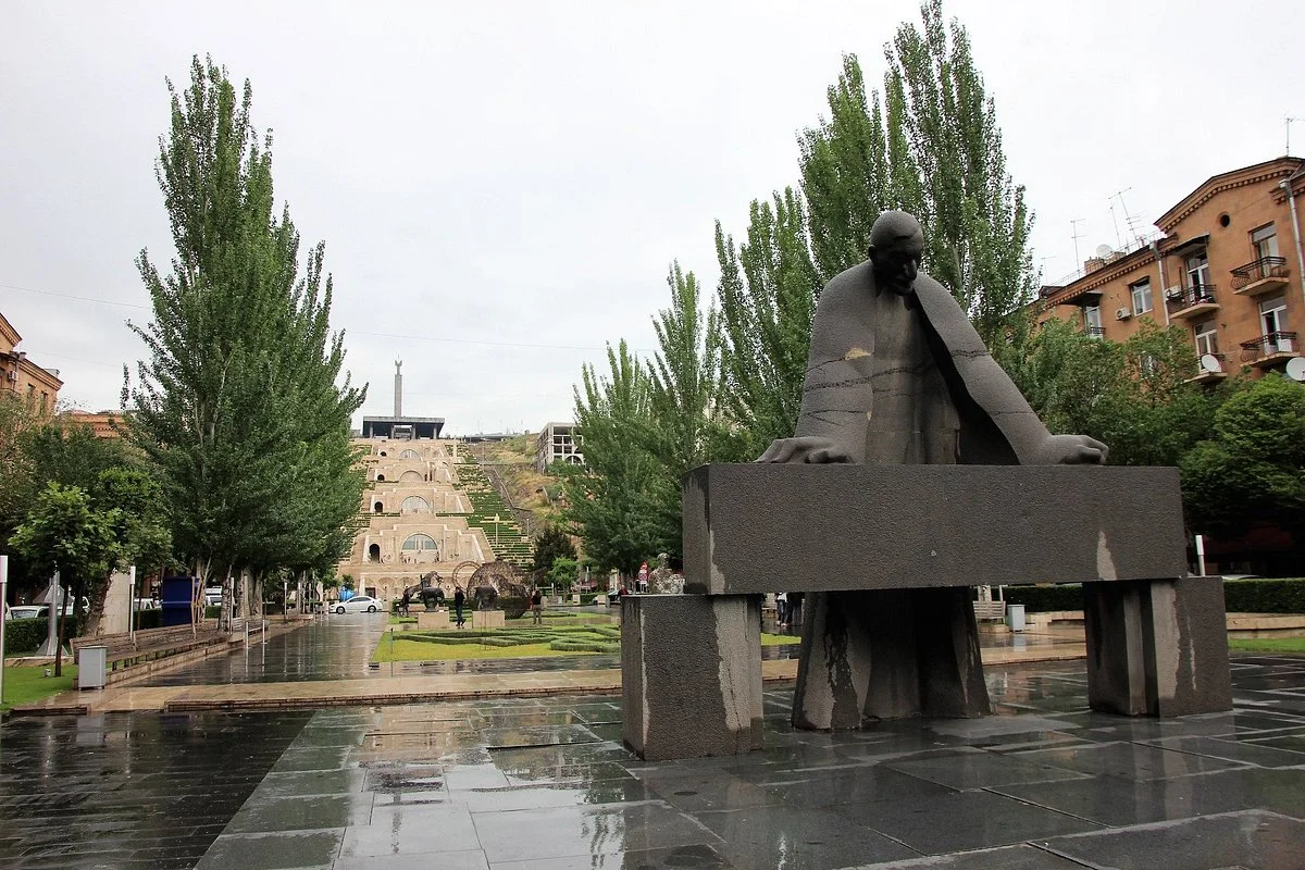 Alexander Tamanyan Statue