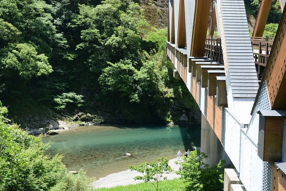 Karikobozu Bridge