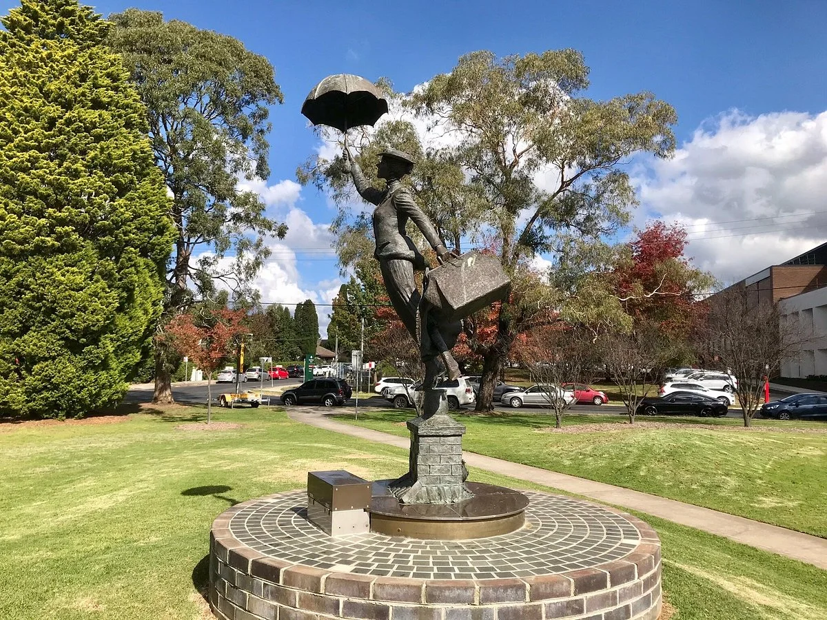 Mary Poppins Statue