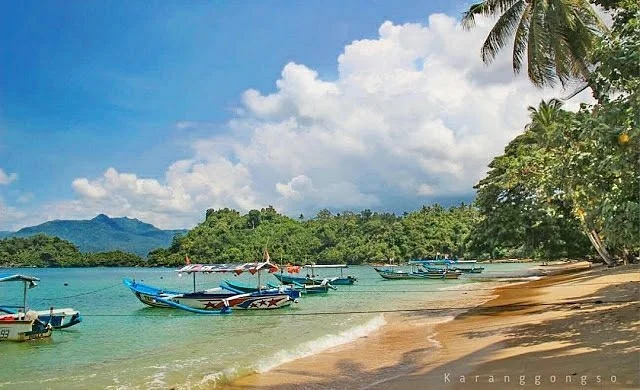Karanggongso Beach