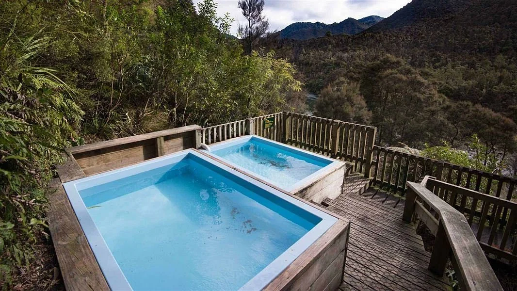 Te Puia Hut Track and Mangatainoka Hot Springs