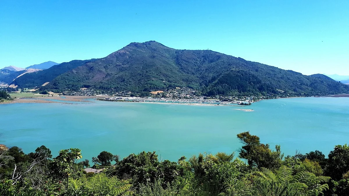 Queen Charlotte Drive