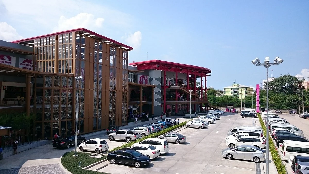 Aeon Sriracha Shopping Center