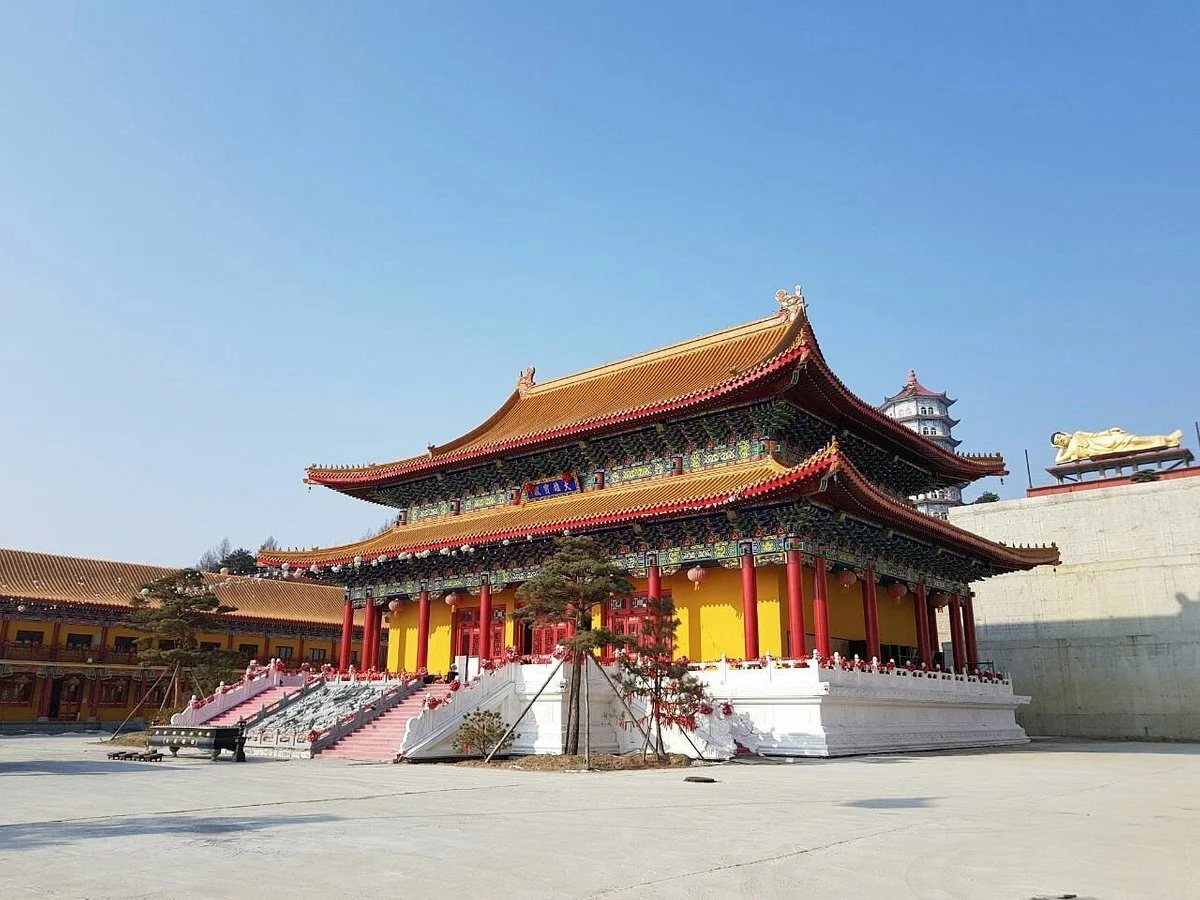 Lingbao Temple