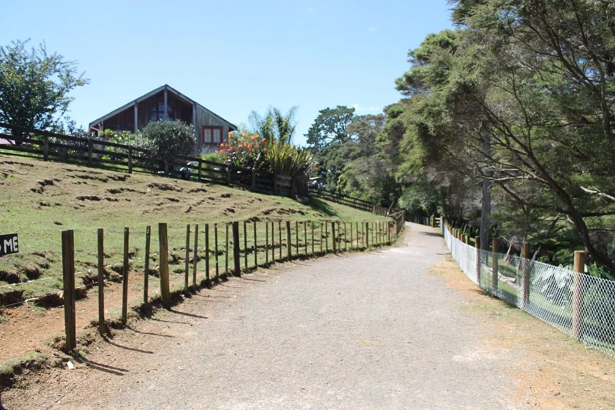 Kiwi Valley Farm Park