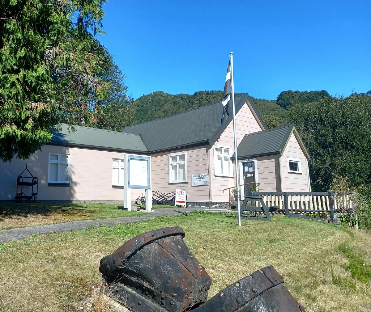Blacks Point Museum