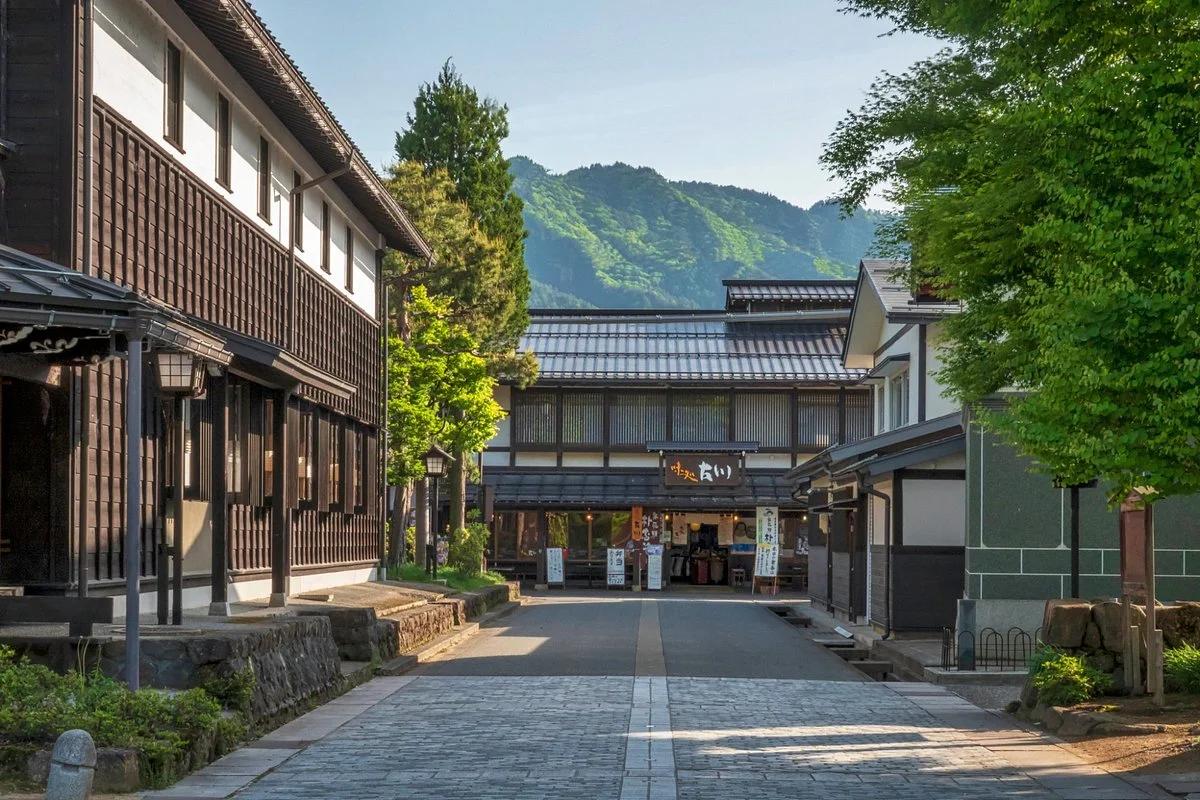 Shirakabe Dozogai