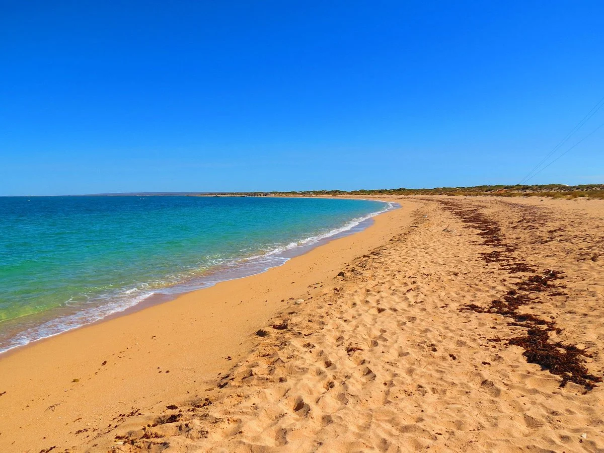 Bundegi Beach
